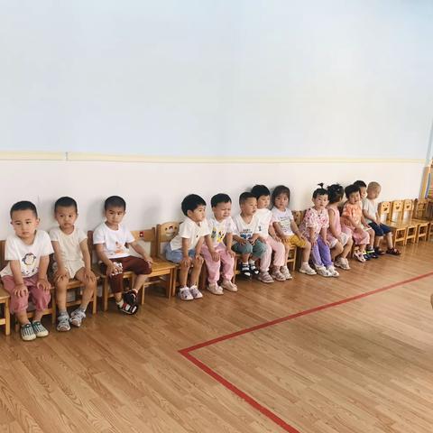 快乐童年一一新爱婴儿童之家牛津班6.21日快乐分享