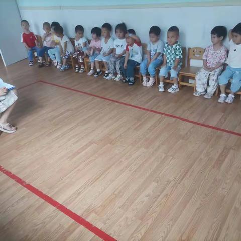 快乐童年一一新爱婴儿童之家牛津班6.27日快乐分享