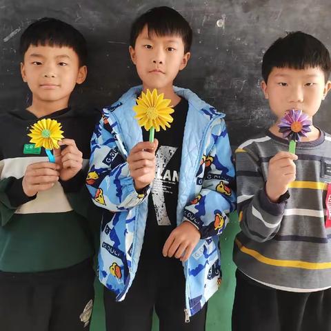 “巧手折纸，童心无限”-辛村镇贾太保小学三年级社团活动🎉