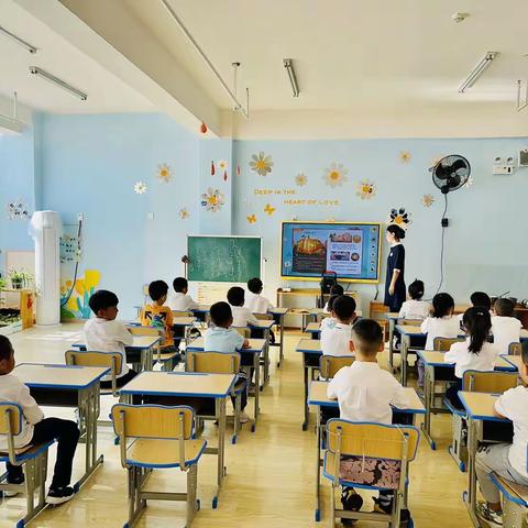 建平县职教中心幼儿园幼小衔接班9月18日日常分享