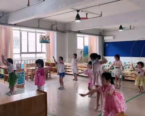 童馨幼儿园伦敦大三班一日生活活动:六月二十七日