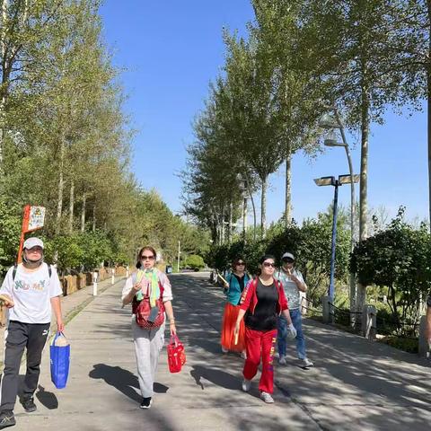 迎“中秋” 庆“国庆”徒步赏秋动起来