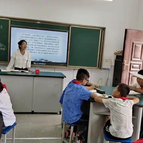 听课共交流，评课促成长——冯家渠小学语文教研组听评课活动