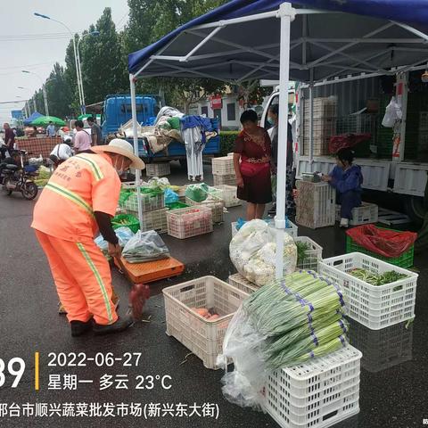 项目七部，做好辖区内道路雨后恢复，全力打造干净整洁道路环境