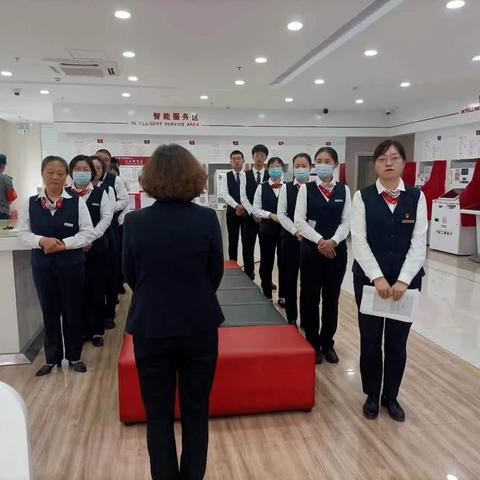 东风支行开展制度月学习暨《基层网点业务运营风险环节》学习宣教活动