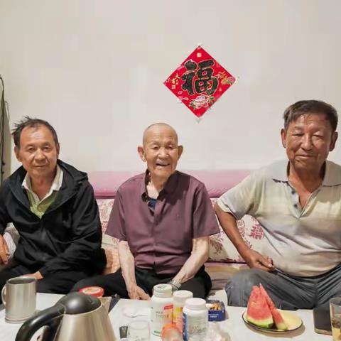 给我讲故事的人，走了……