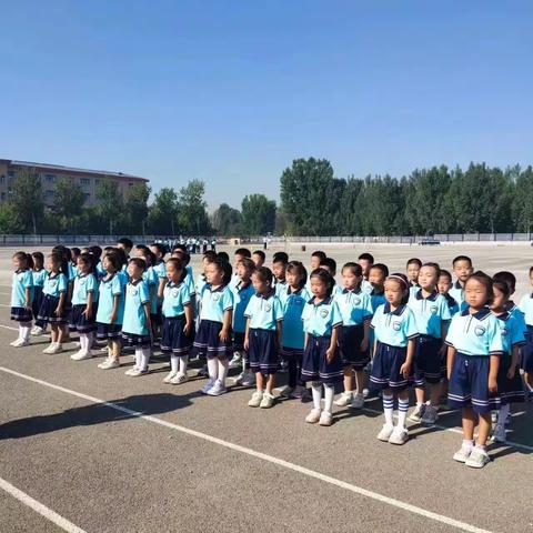 无军训不青春-记方下中心小学一年级五班军训活动