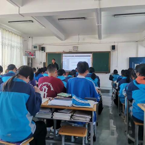 高三年级数学老师听段副校长的公开课