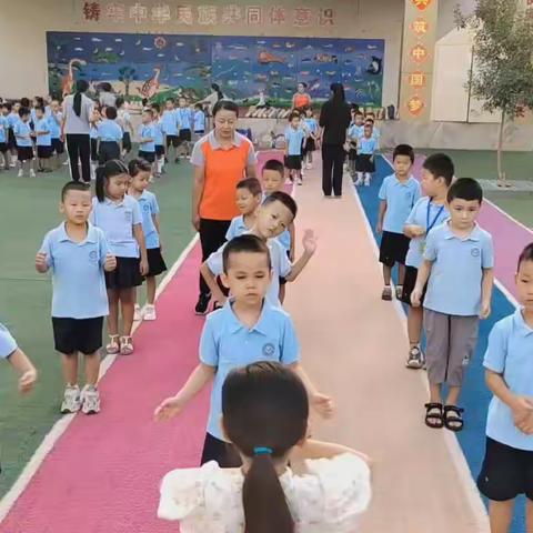 红黄蓝幼儿园蓝六班第二周精彩回顾