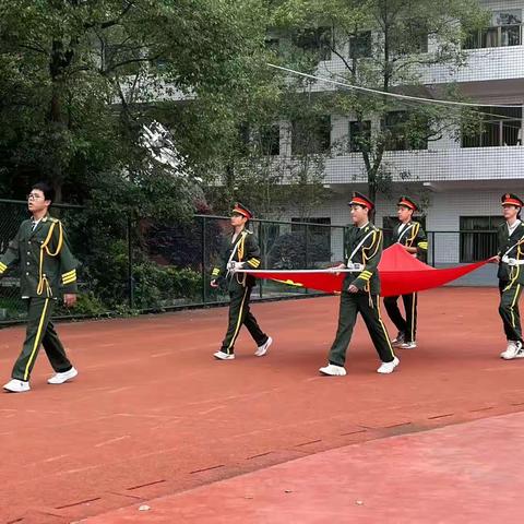 运动致青春，拼搏向未来——汤飞凡中学第三十五届中小学生田径运动会