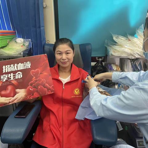 黑林收费站组织参与市局无偿献血活动