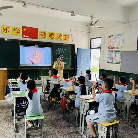 凝“新”聚力，筑梦同行——落实“双减”政策，增效课堂教学，永红小学新教师立足课及责任督学教学常规检查