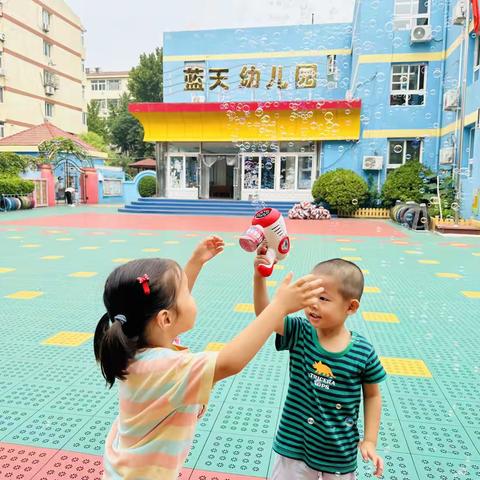 空军研究院蓝天幼儿园———小班组新生家长会