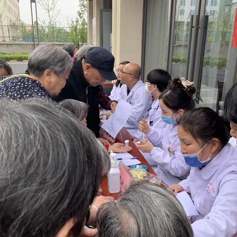 健康义诊社区行，真情服务暖人心