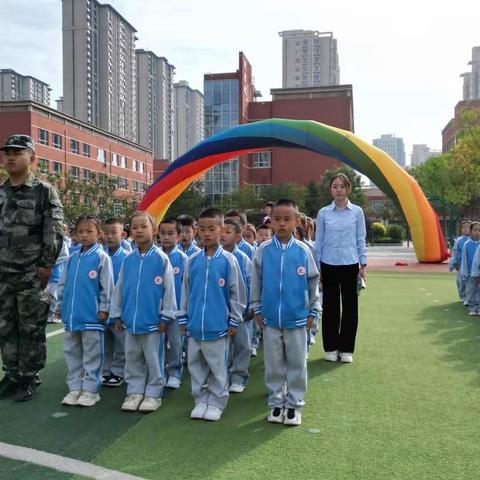 开蒙 启智 立德长征小学一年级15班入学典礼