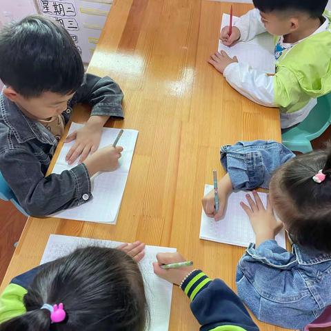 “最美开学季，爱上幼儿园”鲁华幼儿园大二班开学第一个月点滴美篇