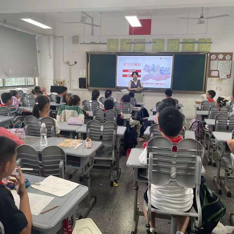 广发银行镇江分行走进校园开展反假货币宣传活动