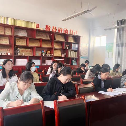 聚焦人文素养，打造高效课堂———董王庄乡中心小学语文教研组活动