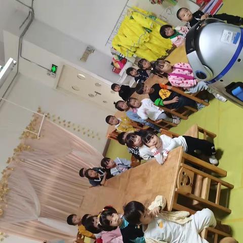 中二班小胖机器人—吊车