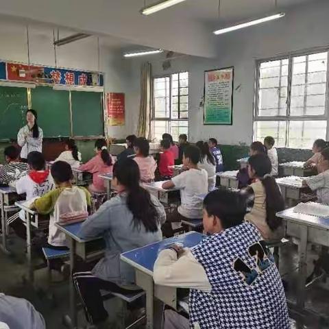 暖心指导促教学——驿城区教研室领导到朱古洞乡秦庄中心小学进行教研指导活动。