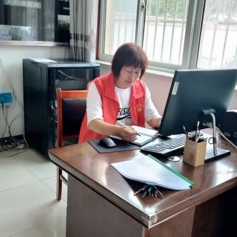 用脚步丈量网格，以服务凝聚民心，靠责任办好实事！