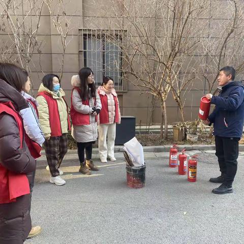 涵玉翠岭社区开展消防安全演练活动