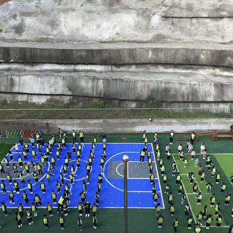 “红旗飘飘，伴我成长！”琴台幼儿园升国旗仪式篇