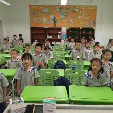 锦溪小学一（九）班宝贝第三周在校点点滴滴