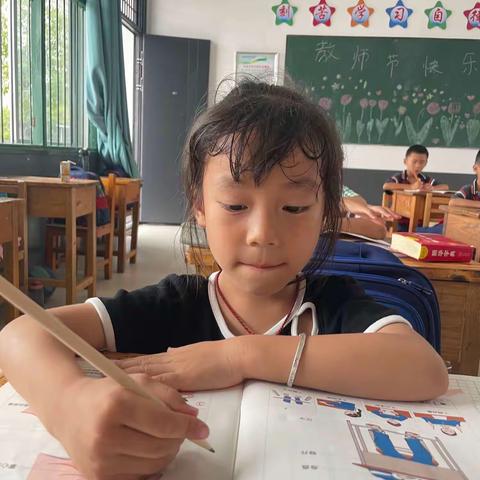 笔韵飘香，静心正气——亚洲湖小学书法社团课