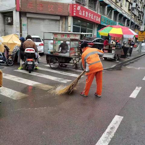 【槐荫城管五里沟环卫所】环境卫生大扫除 干净整洁迎五一