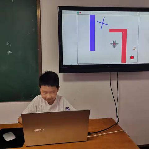 学生—（杨＊杰）Scratch作品—闯关