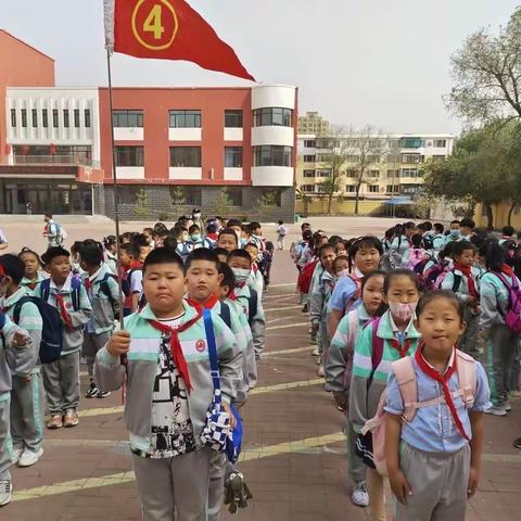 实验小学东校区三年三班观后感