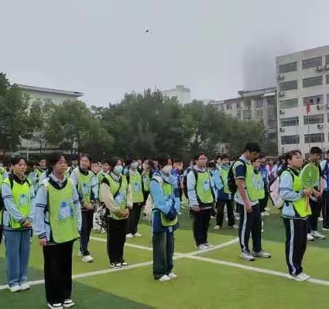 触摸历史，探索科技，引领未来 ——记龙湖中学八5班水滴空间科技劳动实践研学活动