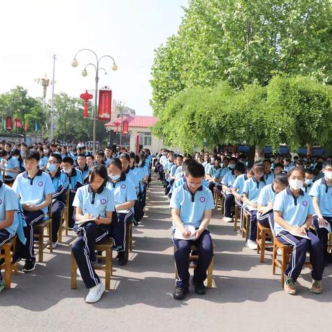 法治教育进校园    护航青春助成长——新戴河初中法制教育报告会