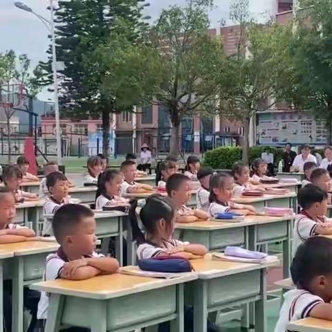 习惯润童心     行为促成长                           ———马关县第二小学一年级课堂常规比赛