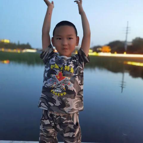 《不输在家庭教育上是》父母之爱是允许孩子平凡之一：妈妈说孩子很平庸，我很失望