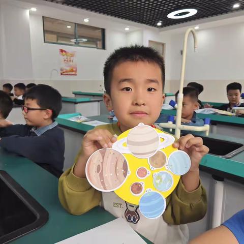 10.9振兴路小学一年级STEM主题课程 《星球在哪里》