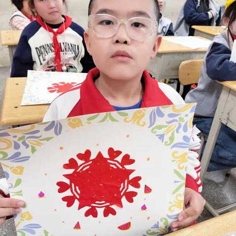 河北街四五年级剪纸《红五星》