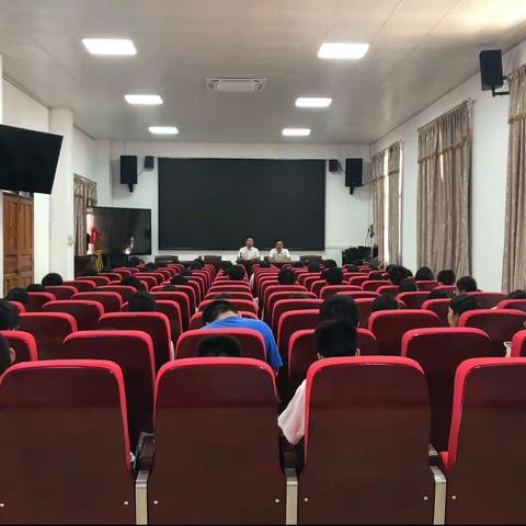 “清扫校园，美化环境”﻿—-我校甲中附实开展暑假期间志愿活动