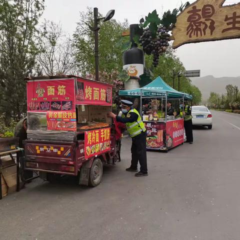 突出“四个强化” 助力路域环境大变样