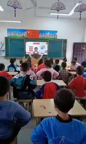 牛五门小学一年级“书香浸润心灵,阅读点亮人生”————迎双节读书文艺活动