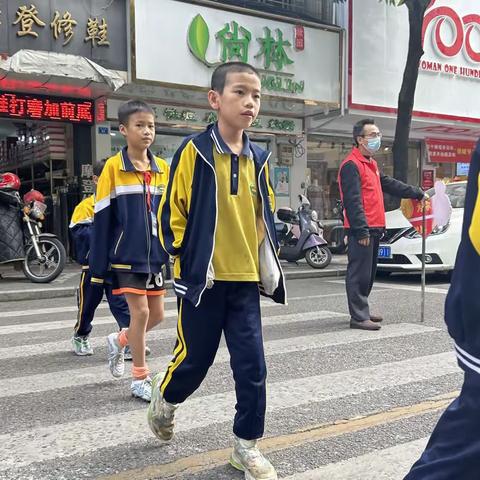 文明礼让，为爱而行 — 五华县第一小学303班马路天使