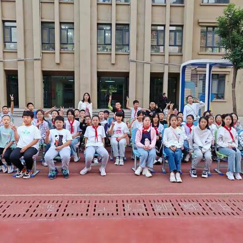 新建路小学经园路分校 《趣味运动会》