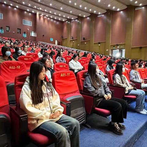 人民银行锡盟分行深入校园开展反洗钱知识宣讲活动