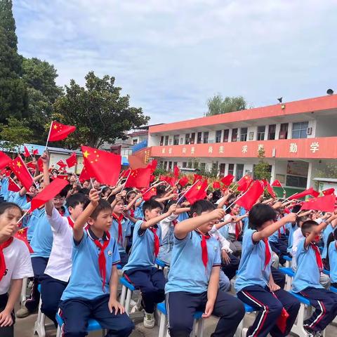 魅力中秋迎国庆 李简学子诉真情———建安区将官池镇李简小学