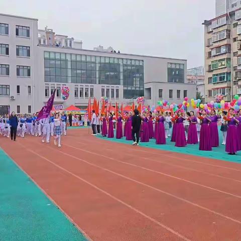 拼搏进取，勇往直前