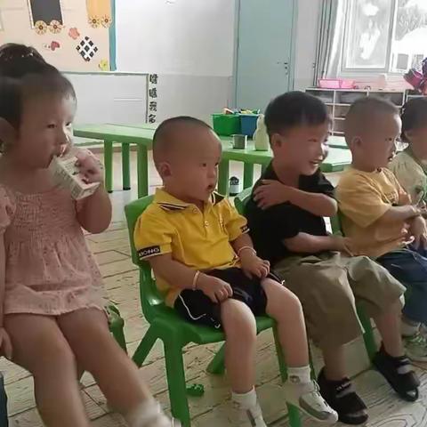 新世纪幼儿园小三班9月份总结