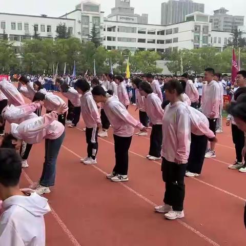 恰同学少年，风华正茂！看我勇立潮头，逐梦扬威！G2314班运动会剪影