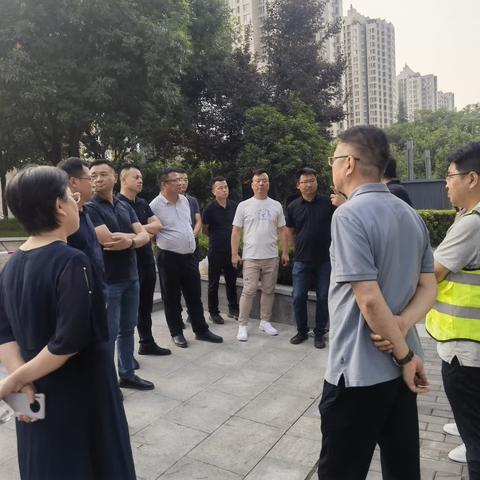 张武总经理在明光路微改造项目召开现场推进会