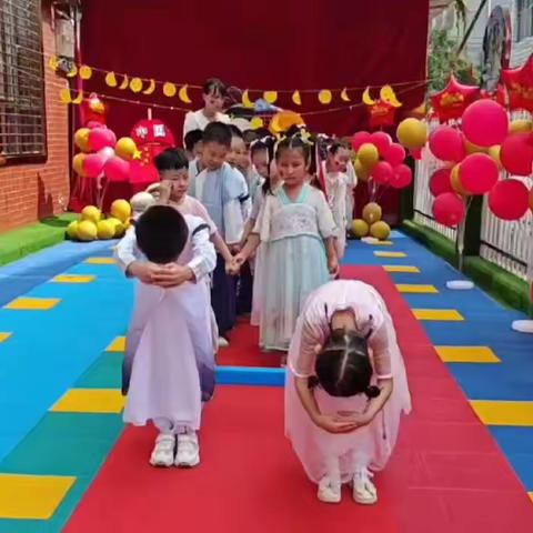 艾乐国际幼稚园幼一班“中秋月圆，国旗飘飘”活动美篇